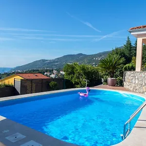 https://apartments-deni-icici.in-istria.net